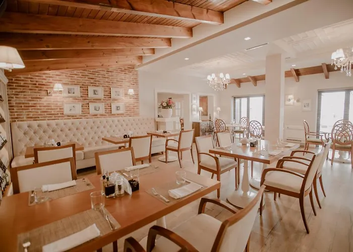 Green House Hotel & Restaurant