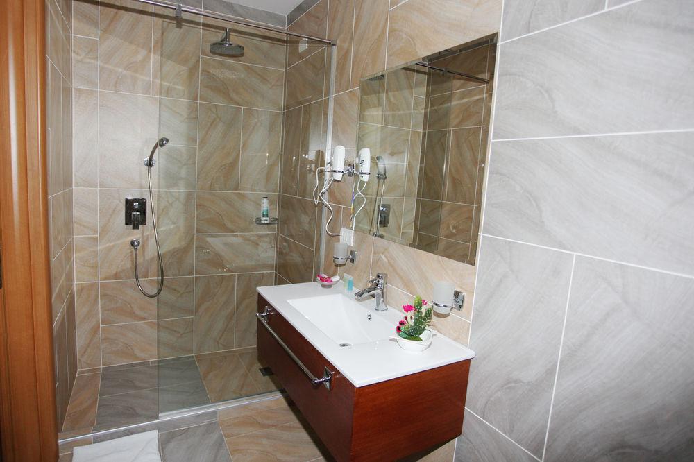 House & Restaurant Tirana