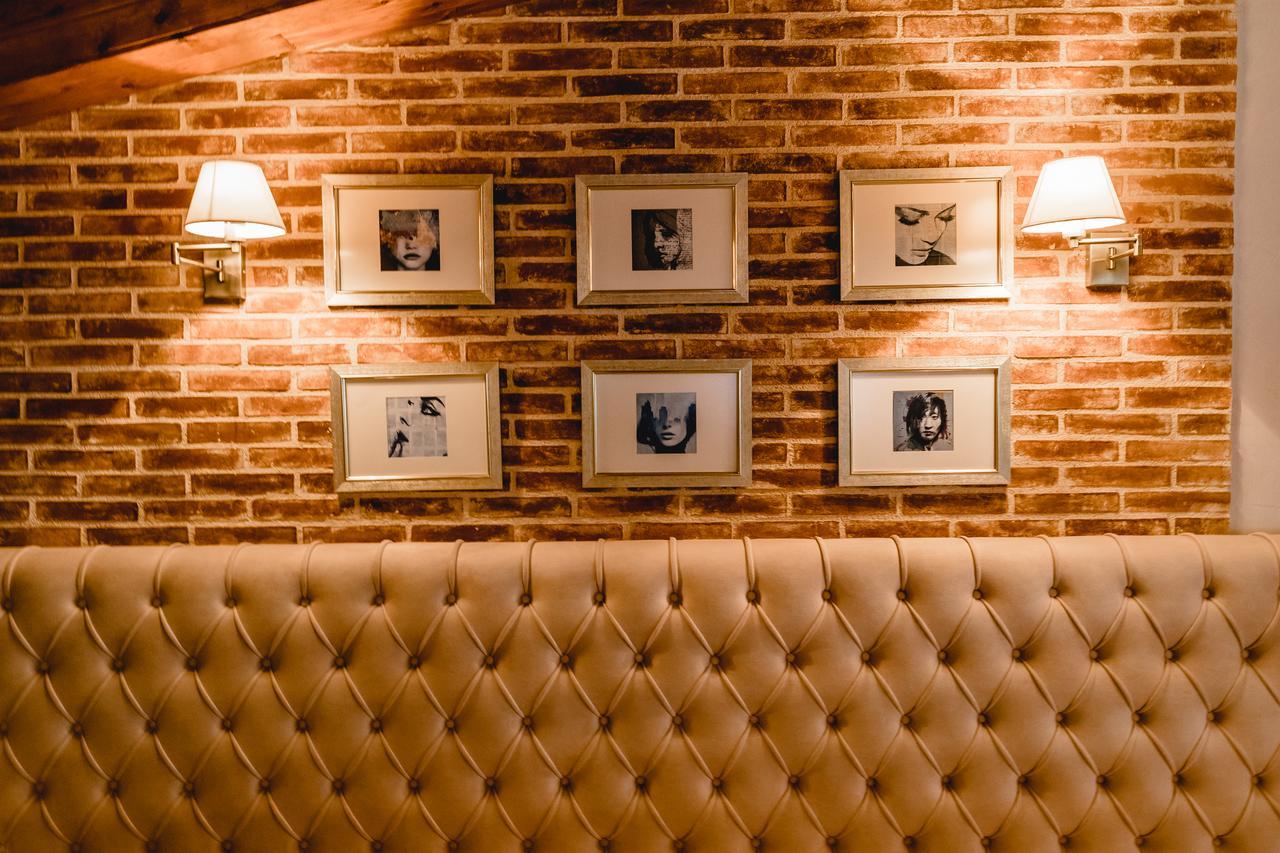 Hotel House & Restaurant