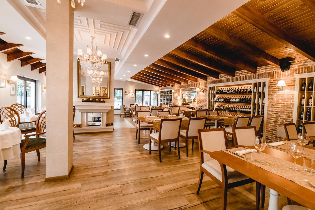 Hotel House & Restaurant