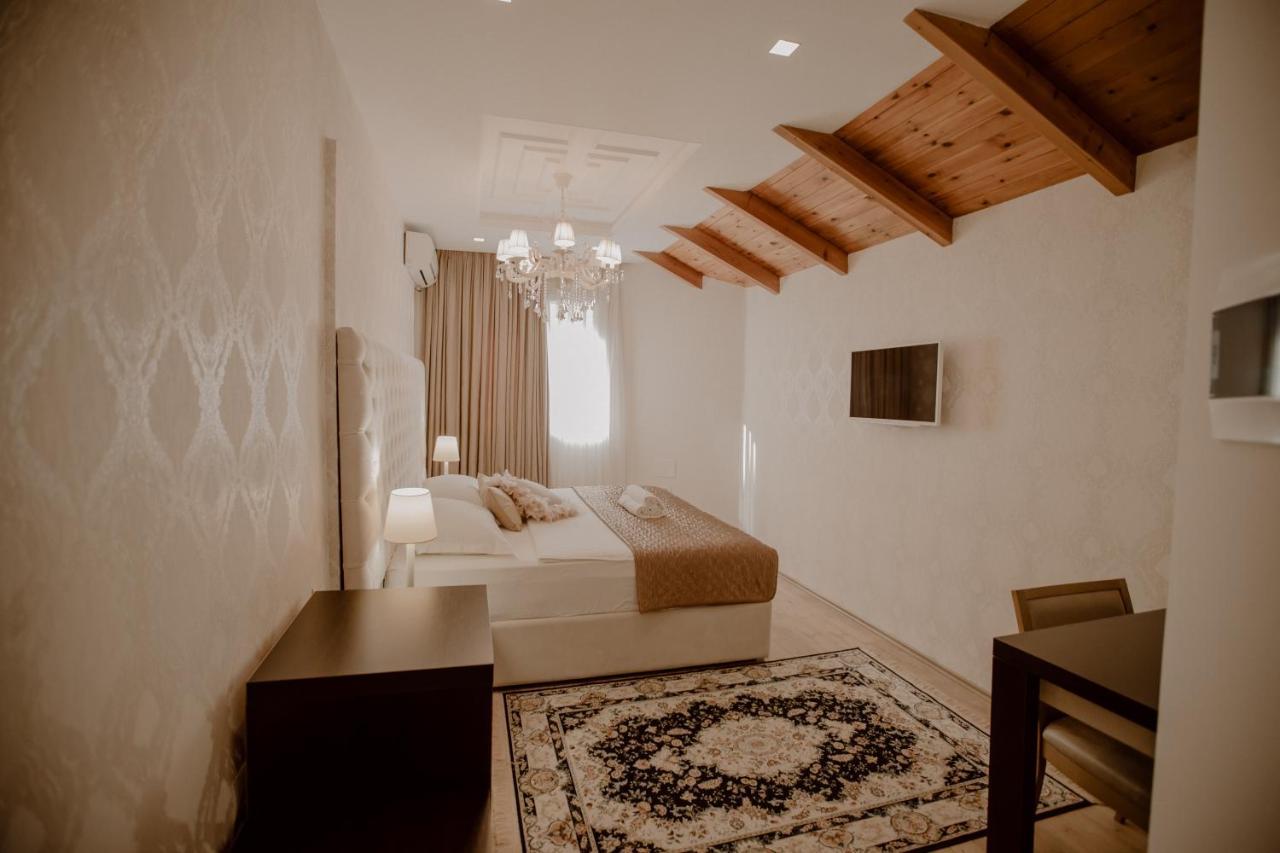 Hotel House & Restaurant