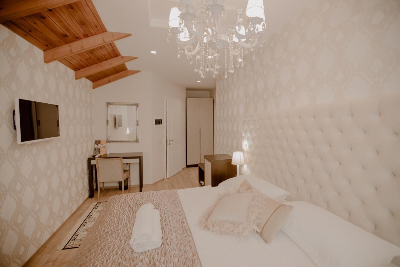 House & Restaurant 4* Tirana